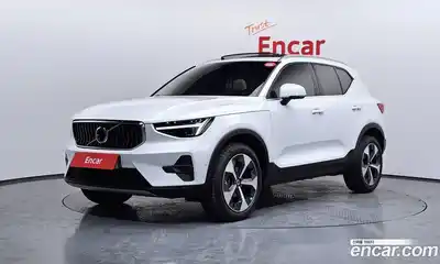 Volvo XC40, 2025