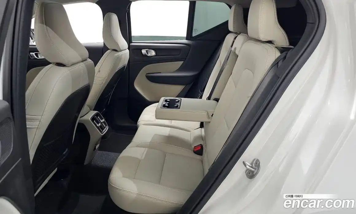 Volvo XC40 2025 2.0 гидро в Москве № 1546738, фото 17