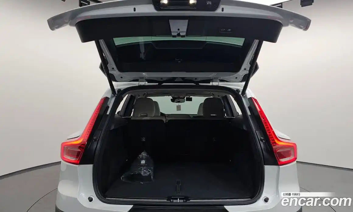 Volvo XC40 2025 2.0 гидро в Москве № 1546738, фото 26