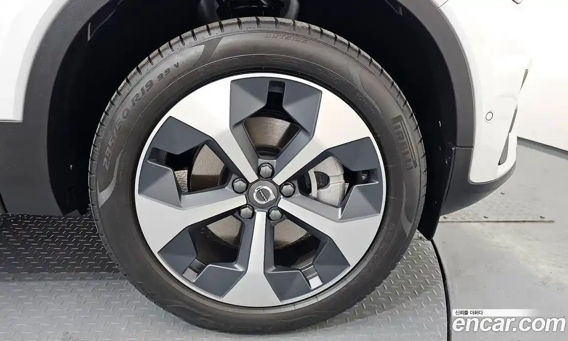 Volvo XC40 2025 2.0 гидро в Москве № 1546738, фото 7