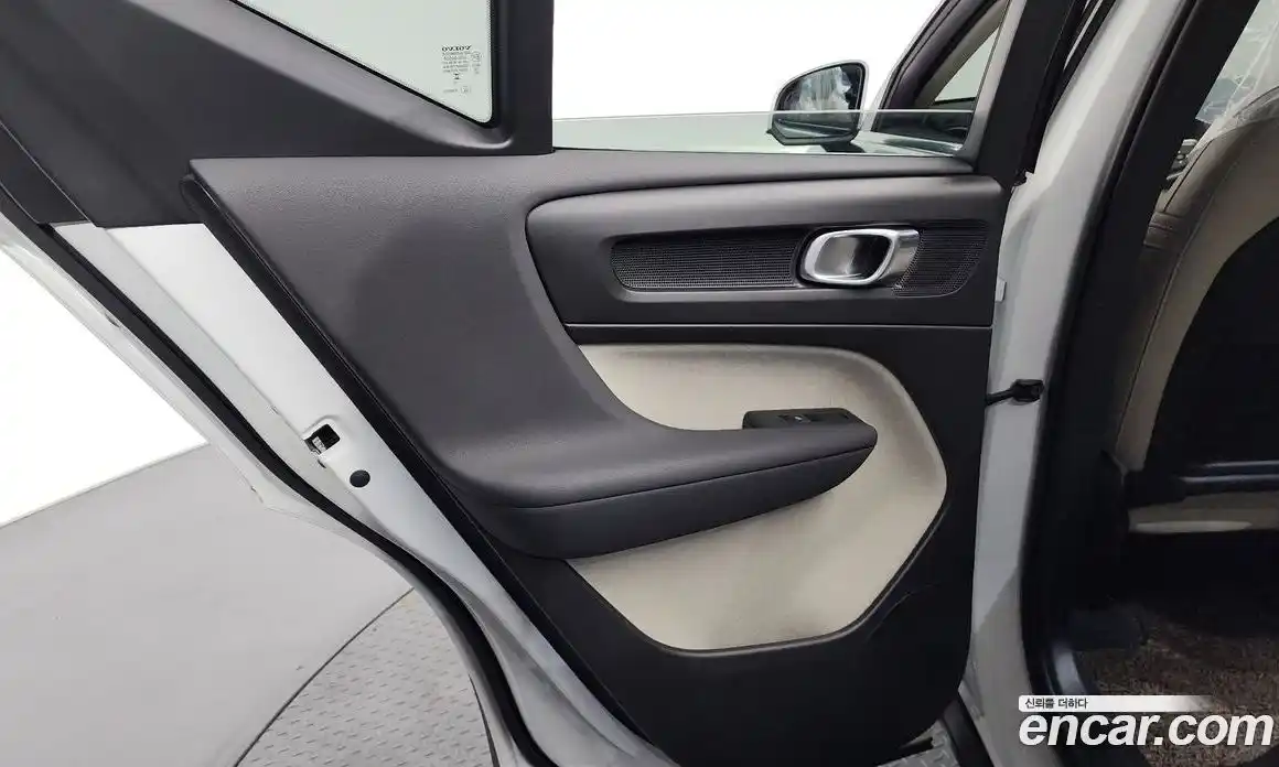Volvo XC40 2024 2.0 гидро в Москве № 1546756, фото 15