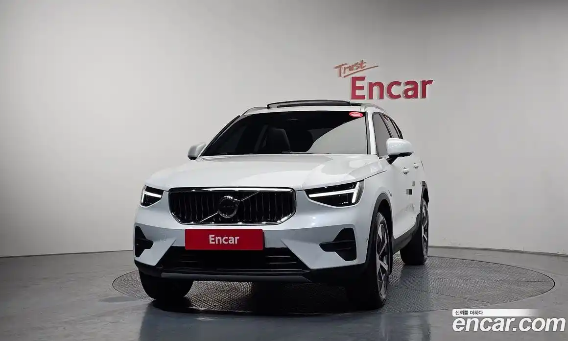 Volvo XC40 2024 2.0 гидро в Москве № 1546756, фото 3