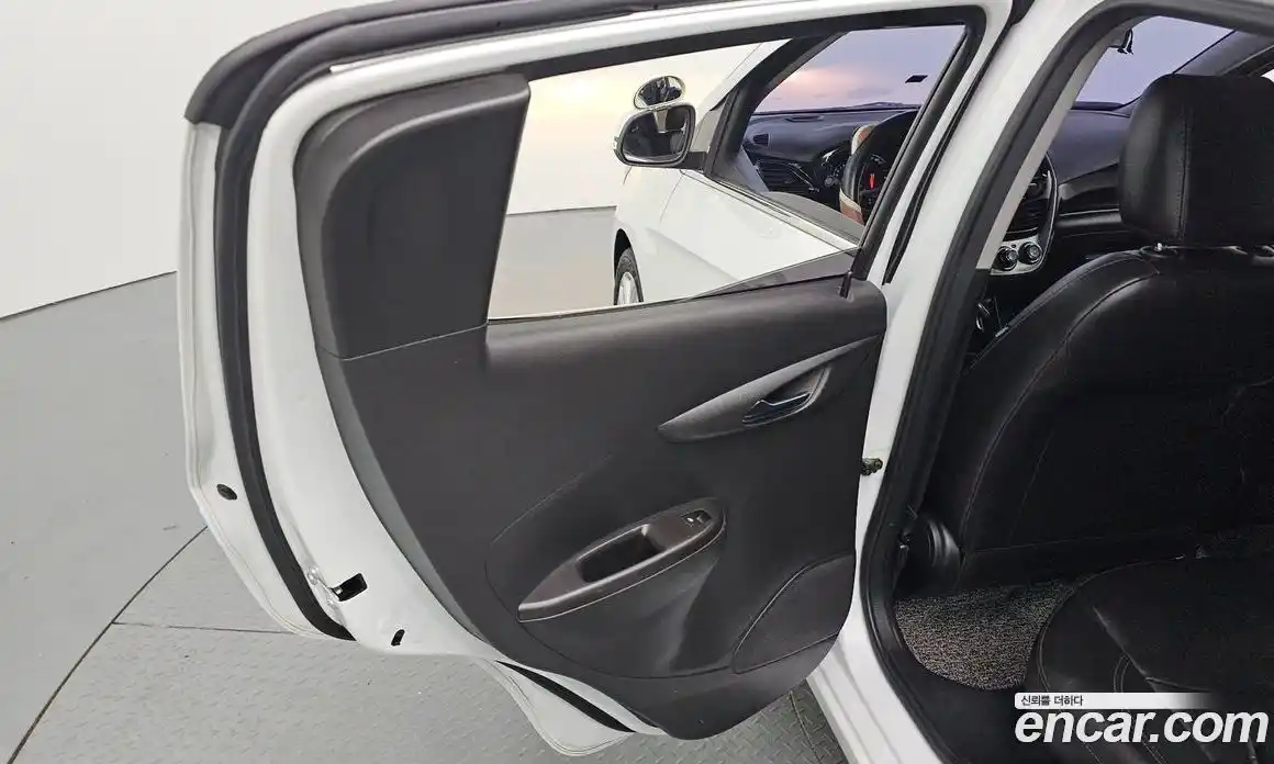 Chevrolet Spark 2016 1.0 гидро в Москве, фото 15