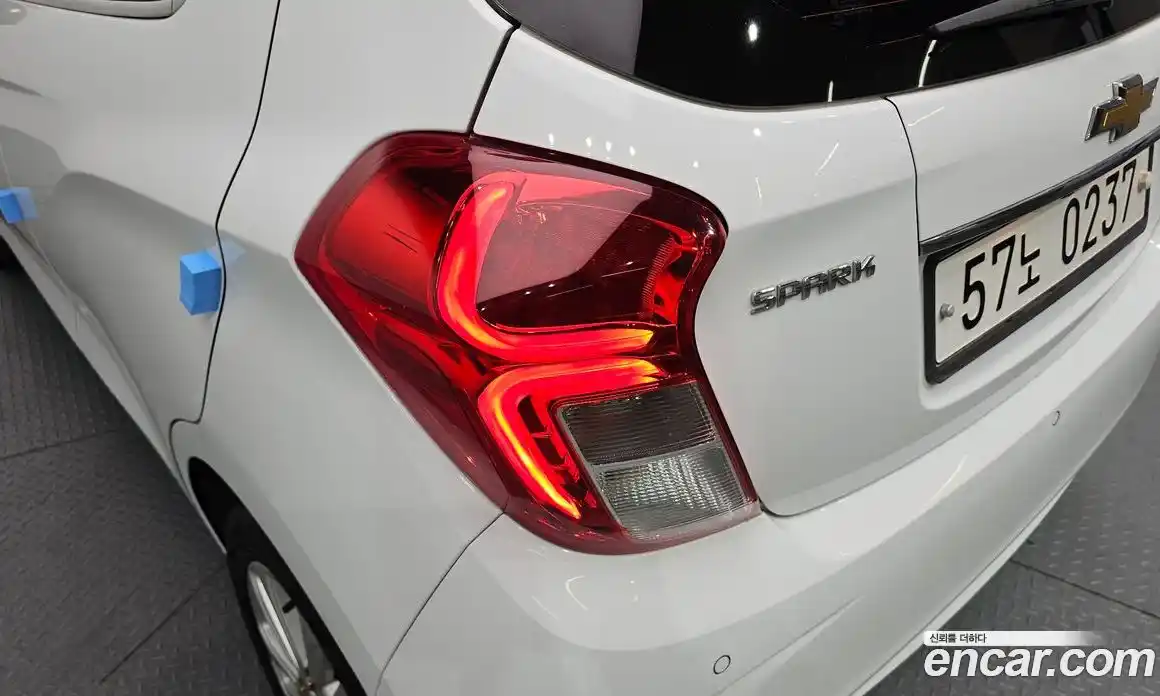 Chevrolet Spark 2016 1.0 гидро в Москве, фото 9