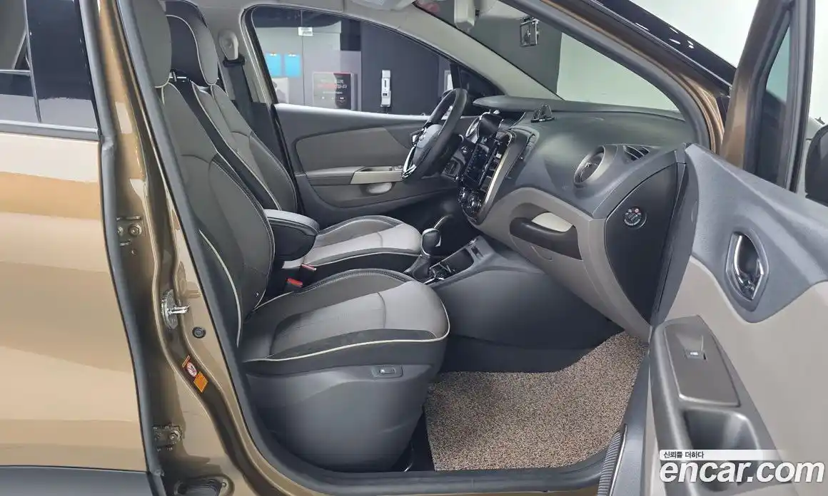 Renault QM3 2017 1.5 гидро в Москве № 1615101, фото 17
