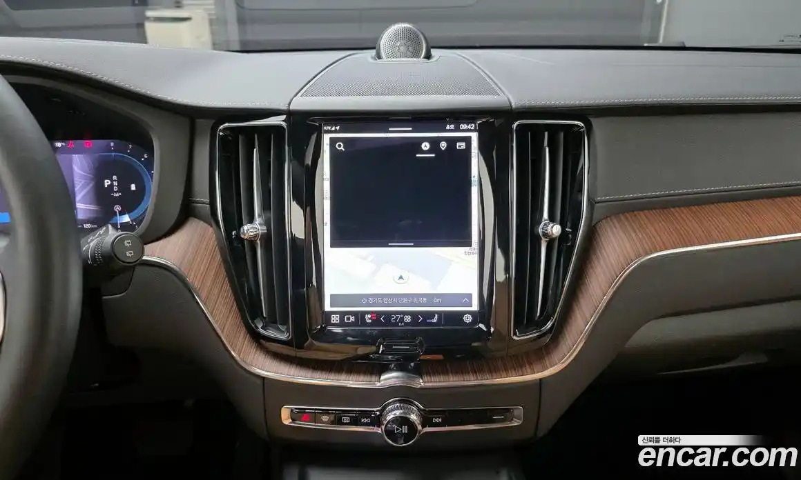 Volvo XC60 2024 2.0 гидро в Москве № 1618529, фото 24