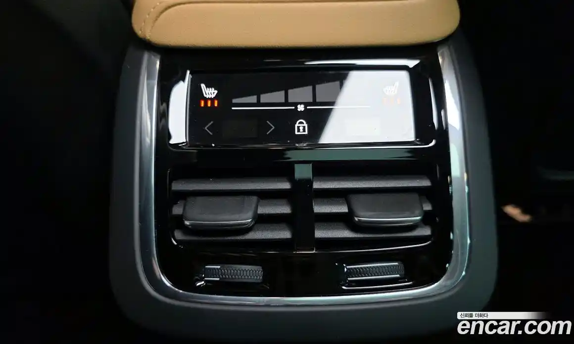 Volvo XC60 2024 2.0 гидро в Москве № 1618529, фото 31