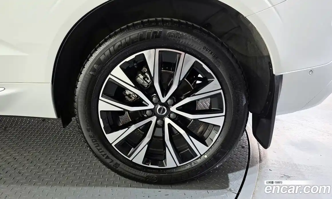 Volvo XC60 2024 2.0 гидро в Москве № 1618529, фото 7