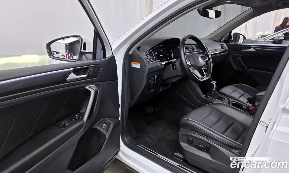 Volkswagen Tiguan 2022 2.0 гидро в Москве № 1623055, фото 13