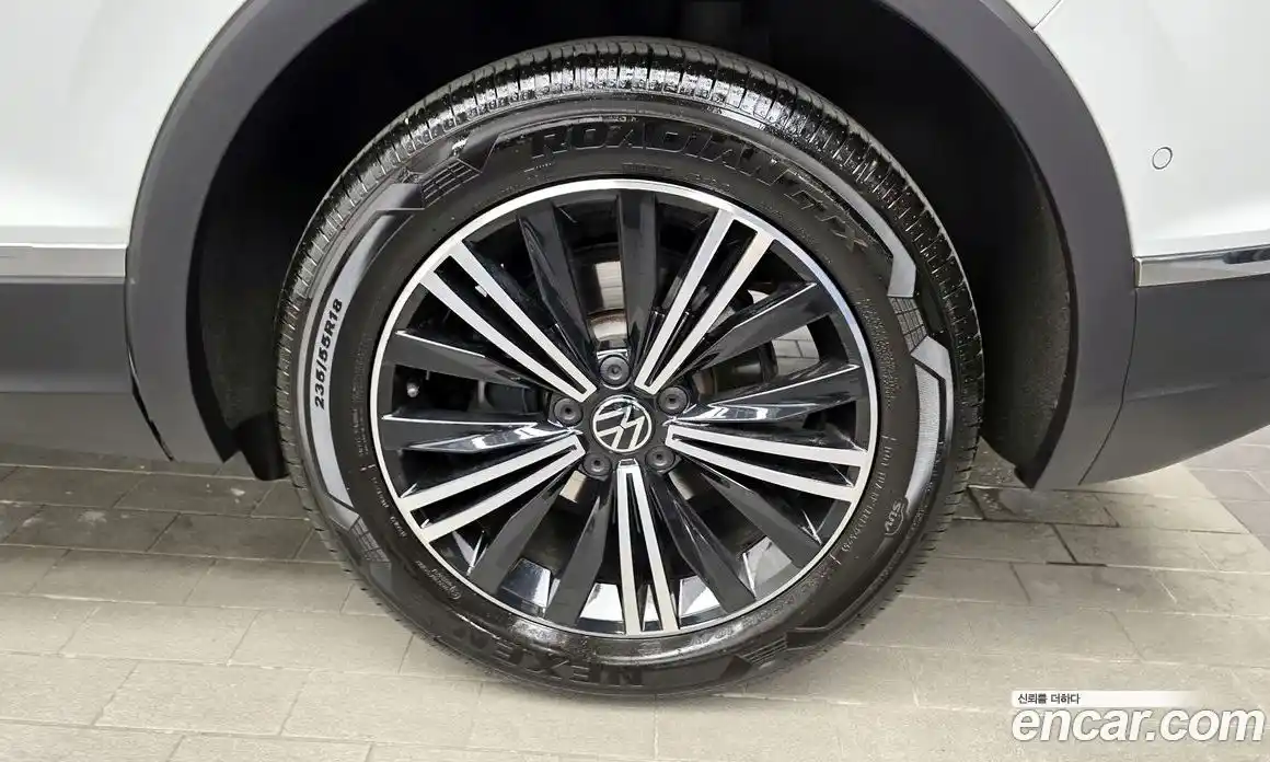 Volkswagen Tiguan 2022 2.0 гидро в Москве № 1623055, фото 7