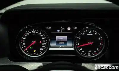 Mercedes-Benz E-Class 2018 2.0 гидро в Москве № 1762603, миниатюра 11