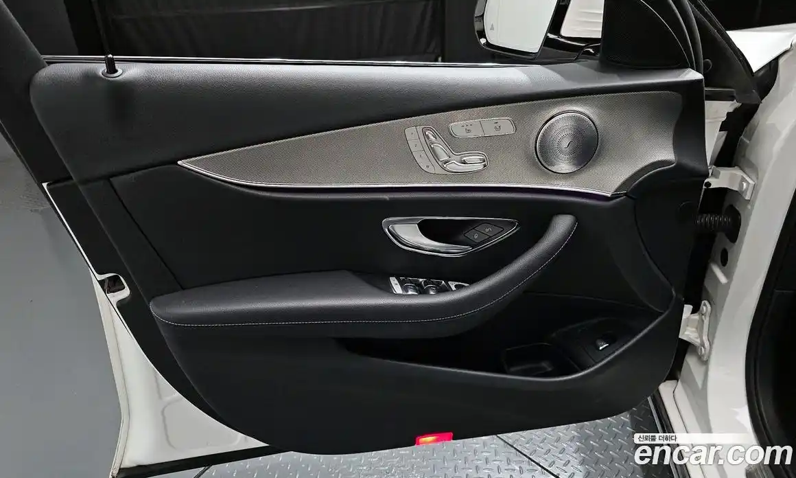Mercedes-Benz E-Class 2018 2.0 гидро в Москве № 1762603, фото 14