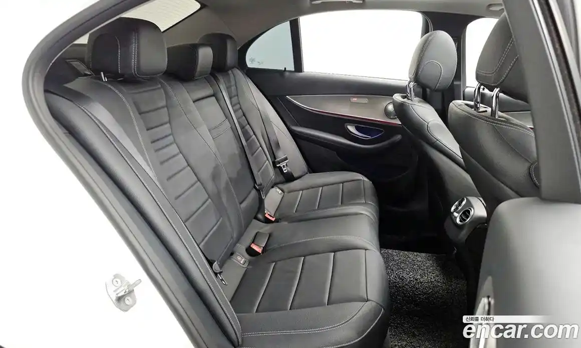 Mercedes-Benz E-Class 2018 2.0 гидро в Москве № 1762603, фото 17