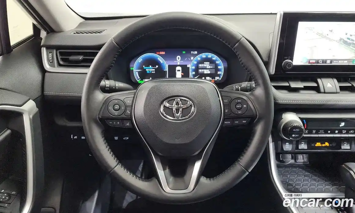 Toyota RAV4 2024 2.5 гидро в Москве № 1766804, фото 18