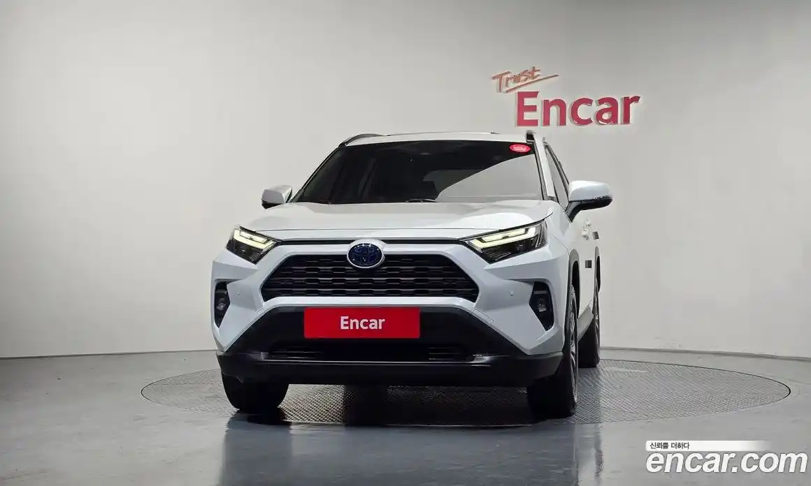 Toyota RAV4 2024 2.5 гидро в Москве № 1766804, фото 3