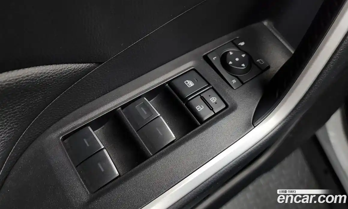 Toyota RAV4 2024 2.5 гидро в Москве № 1766804, фото 31