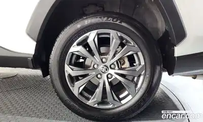 Toyota RAV4 2024 2.5 гидро в Москве № 1766804, миниатюра 7