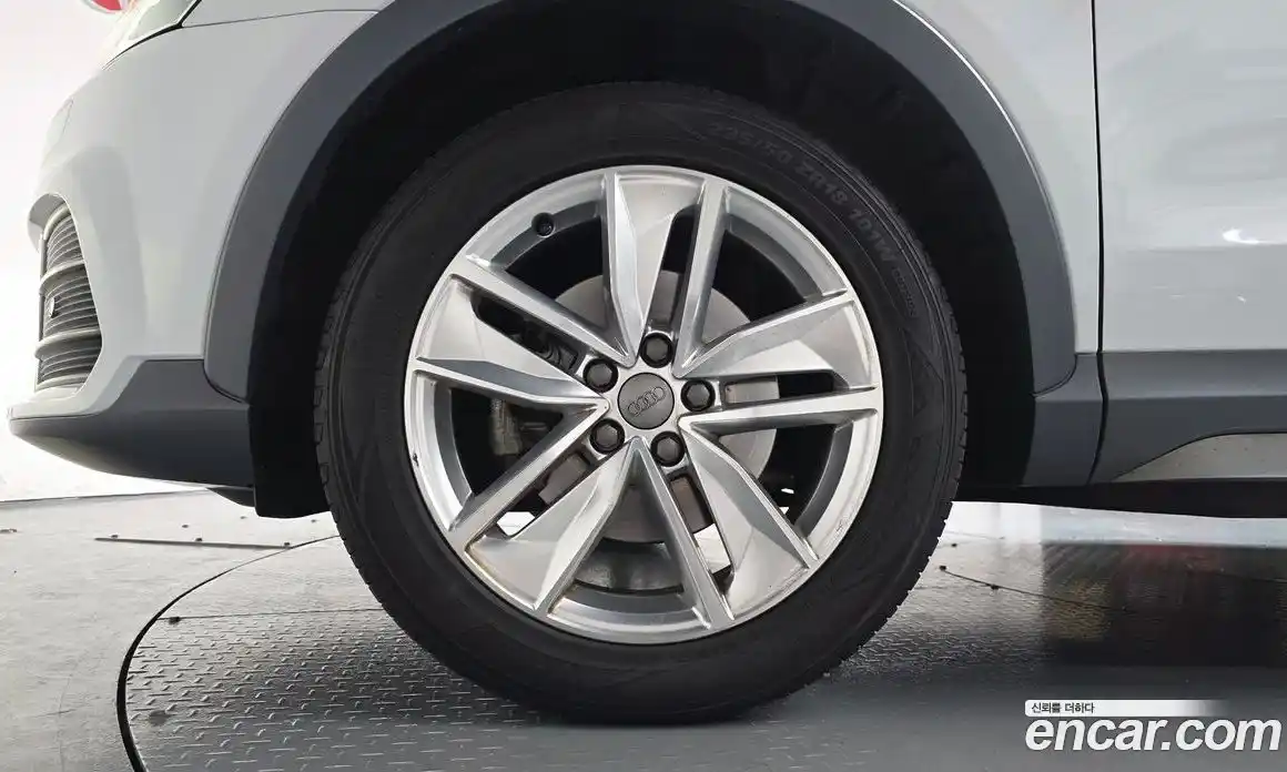 Audi Q3 2016 2.0 гидро в Москве № 1836451, фото 4
