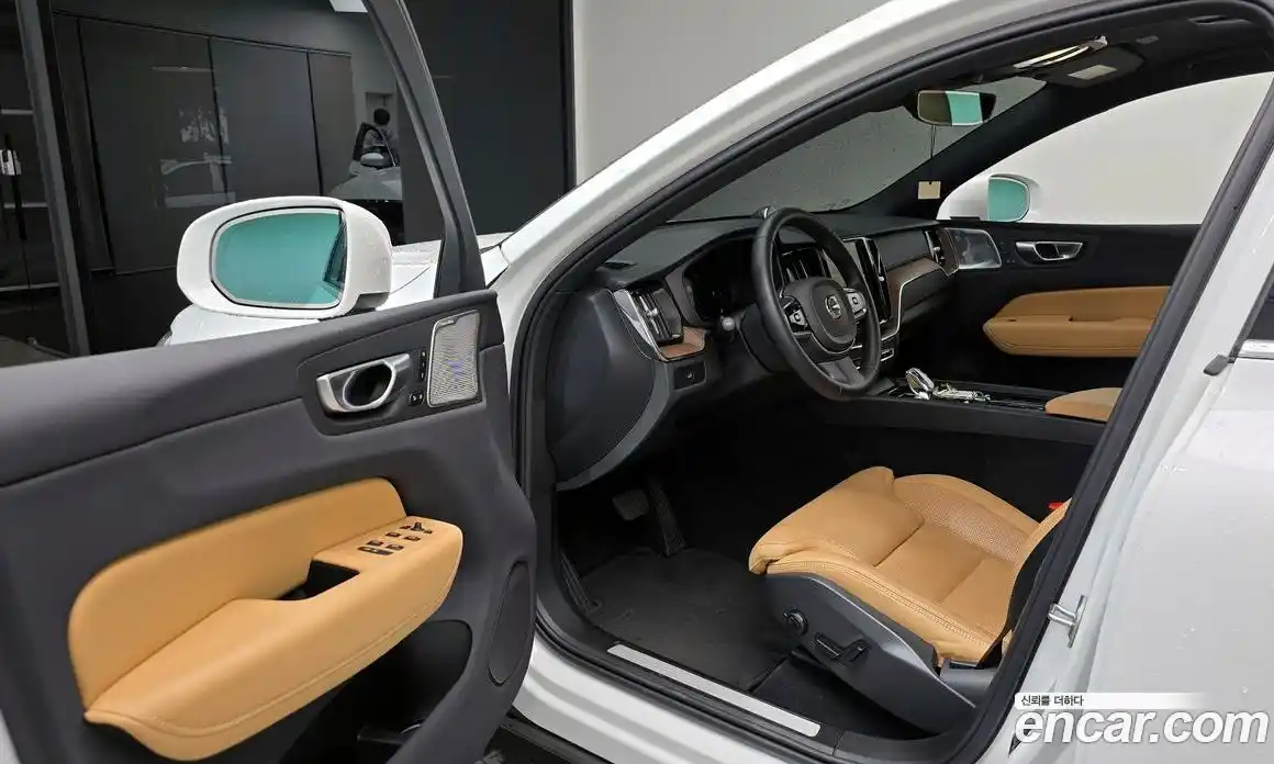 Volvo XC60 2023 2.0 гидро в Москве № 1836782, фото 13