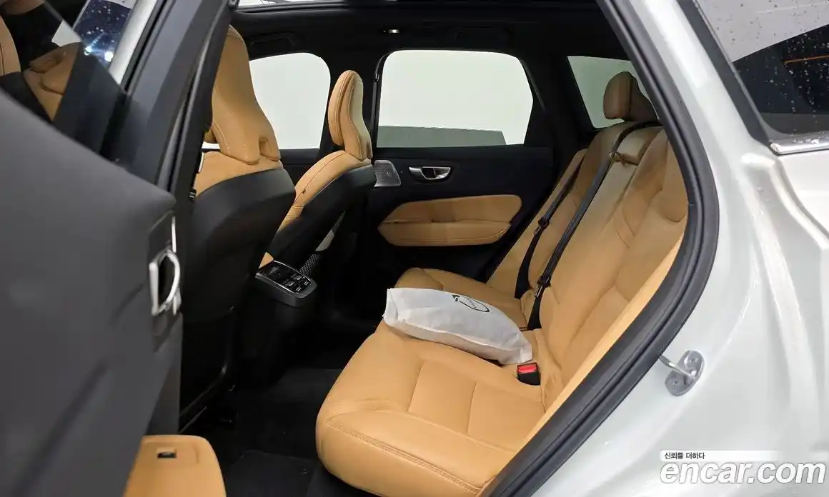 Volvo XC60 2023 2.0 гидро в Москве № 1836782, фото 18