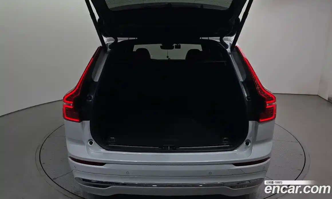 Volvo XC60 2023 2.0 гидро в Москве № 1836782, фото 27