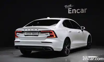 Volvo S60 2019 2.0 гидро в Москве № 1836857, миниатюра 2