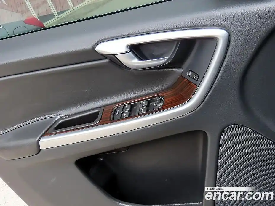 Volvo XC60 2015 2.0 гидро в Москве № 1836983, фото 11
