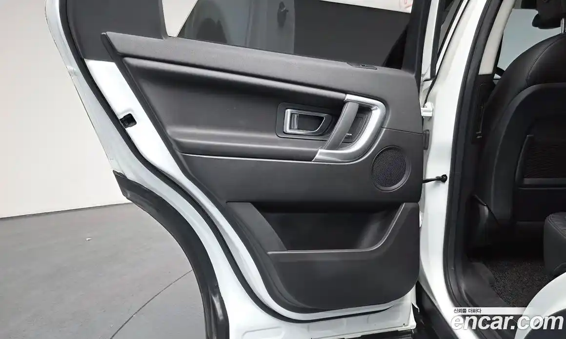 Land Rover Discovery Sport 2017 2.0 гидро в Москве № 1837363, фото 15