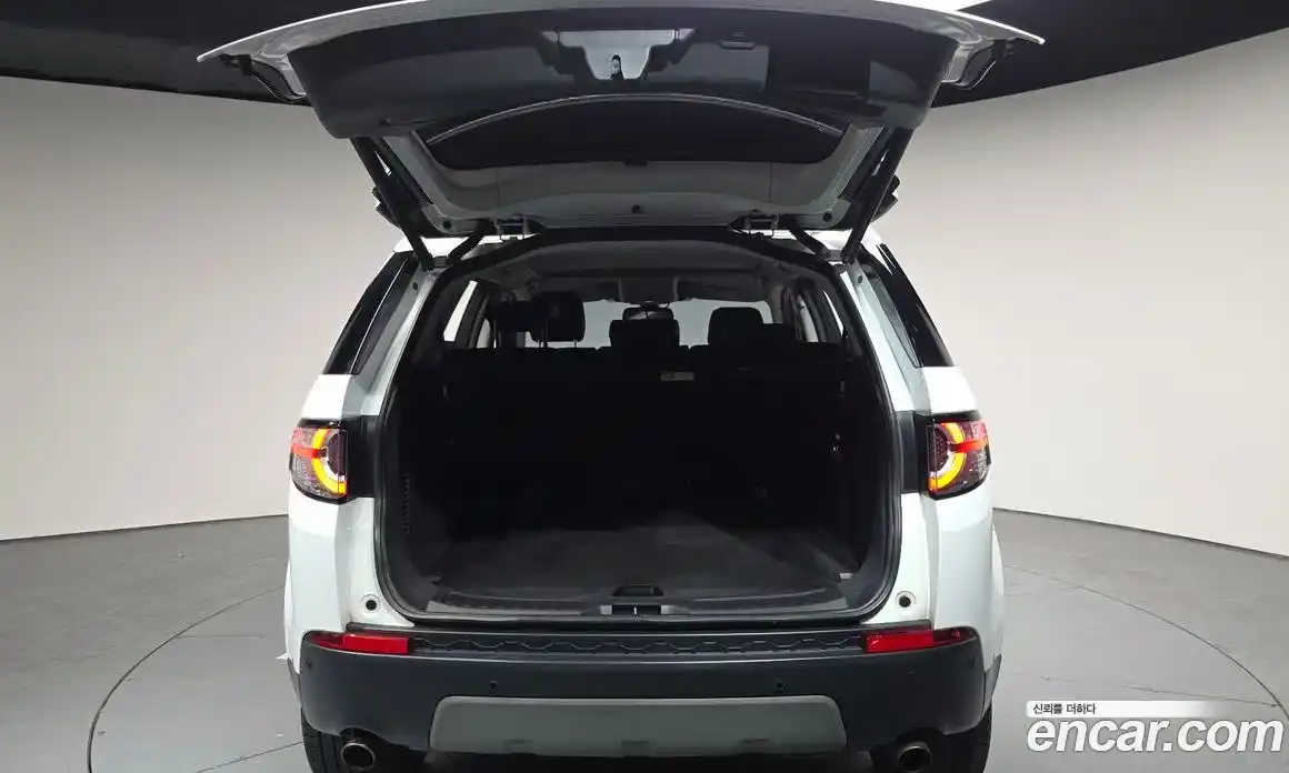 Land Rover Discovery Sport 2017 2.0 гидро в Москве № 1837363, фото 26