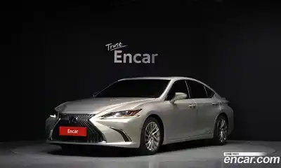 Lexus ES, 2019