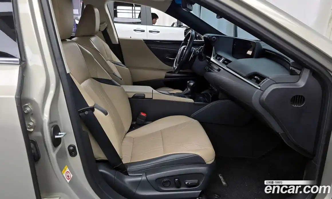 Lexus ES 2019 2.5 гидро в Москве № 1837967, фото 11