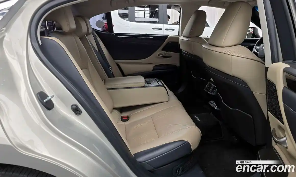 Lexus ES 2019 2.5 гидро в Москве № 1837967, фото 12