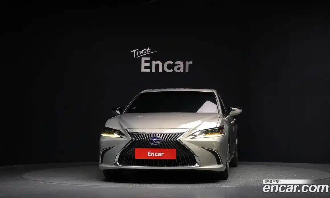 Lexus ES 2019 2.5 гидро в Москве № 1837967, фото 3