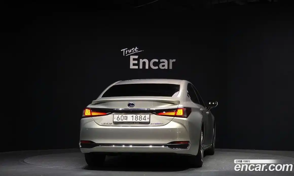 Lexus ES 2019 2.5 гидро в Москве № 1837967, фото 4
