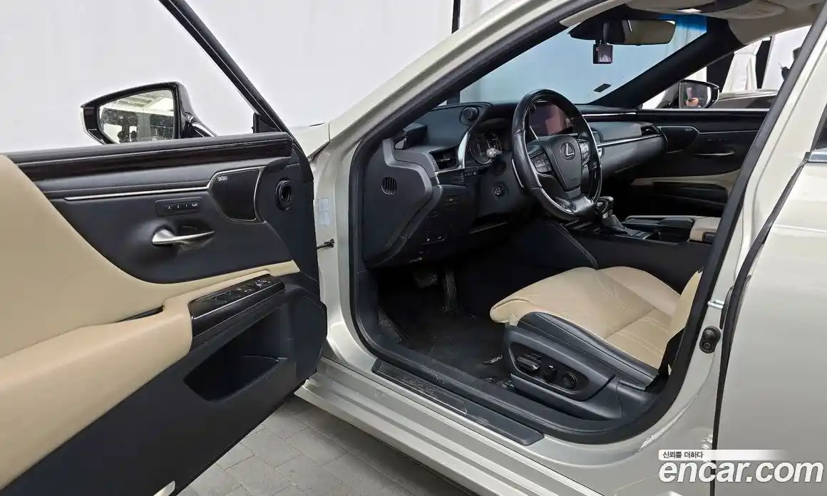 Lexus ES 2019 2.5 гидро в Москве № 1837967, фото 10