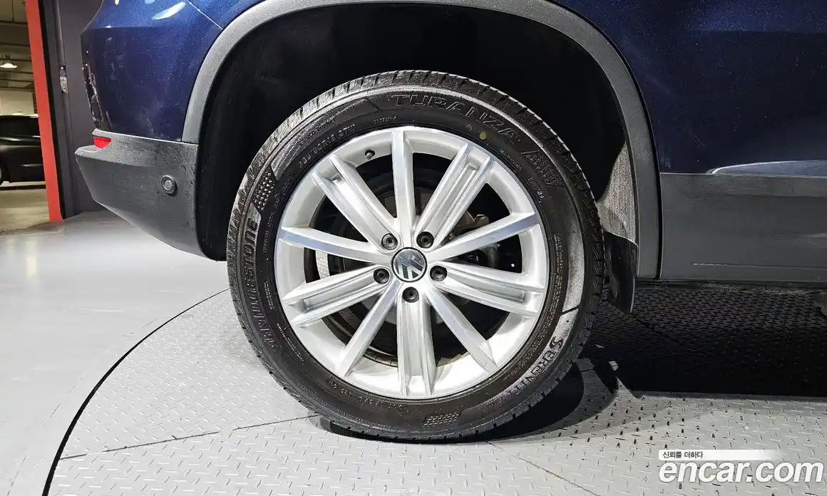 Volkswagen Tiguan 2014 2.0 гидро в Москве № 1838092, фото 5