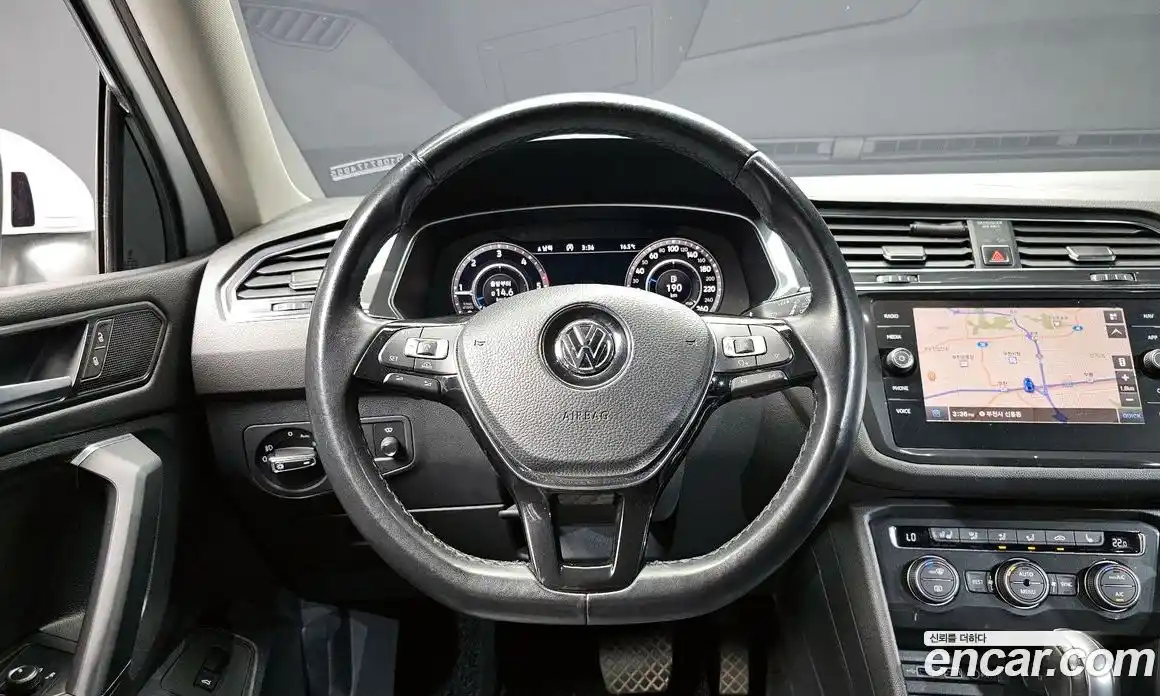 Volkswagen Tiguan 2018 2.0 гидро в Москве № 1838206, фото 12