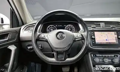 Volkswagen Tiguan 2018 2.0 гидро в Москве № 1838206, миниатюра 12