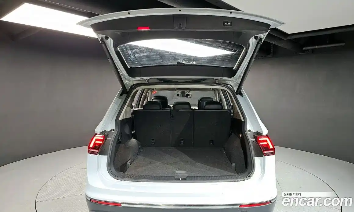 Volkswagen Tiguan 2018 2.0 гидро в Москве № 1838206, фото 20