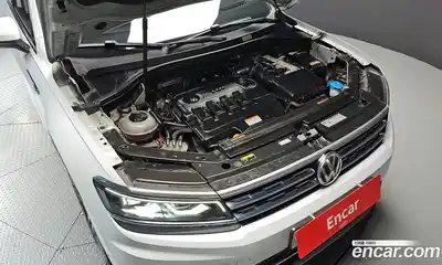 Volkswagen Tiguan 2018 2.0 гидро в Москве № 1838206, миниатюра 6