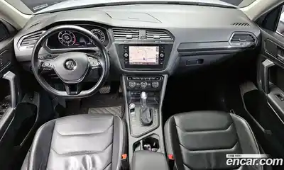 Volkswagen Tiguan 2018 2.0 гидро в Москве № 1838206, миниатюра 7