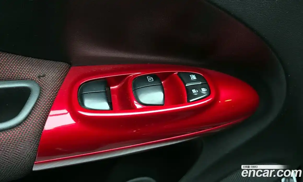 Nissan Juke 2015 1.6 гидро в Москве № 1841851, фото 17