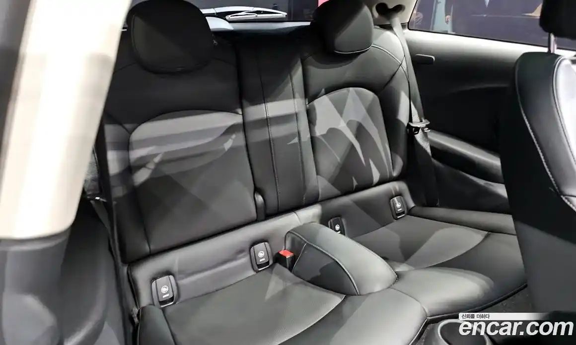 Mini Cooper 2017 1.5 гидро в Москве № 210463, фото 12