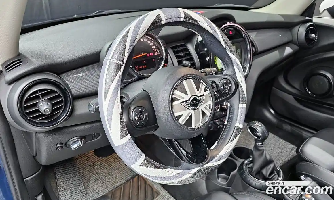 Mini Cooper 2017 1.5 гидро в Москве № 210463, фото 13