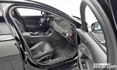 Jaguar XE 2016 3.0 гидро в Москве № 238130, миниатюра 11