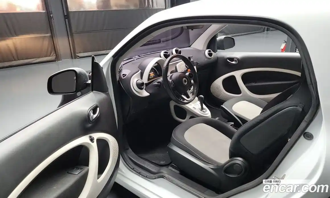 Smart Fortwo 2015 1.0 гидро в Москве № 381689, фото 10