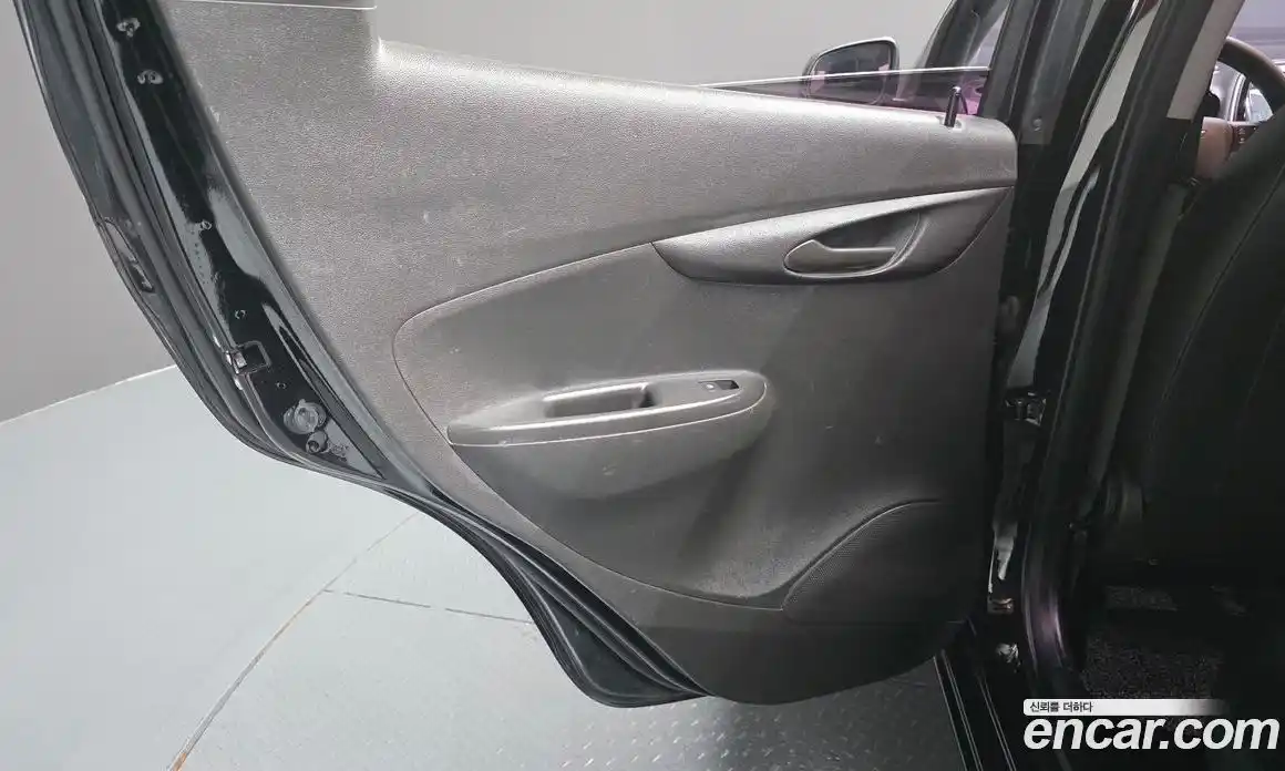 Chevrolet Spark 2017 1.0 гидро в Москве, фото 15