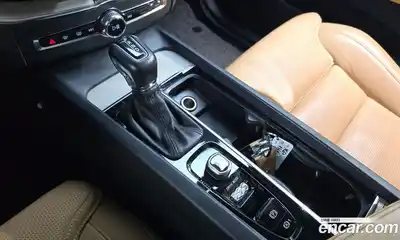 Volvo XC60 2018 2.0 гидро в Москве № 1250043, миниатюра 12