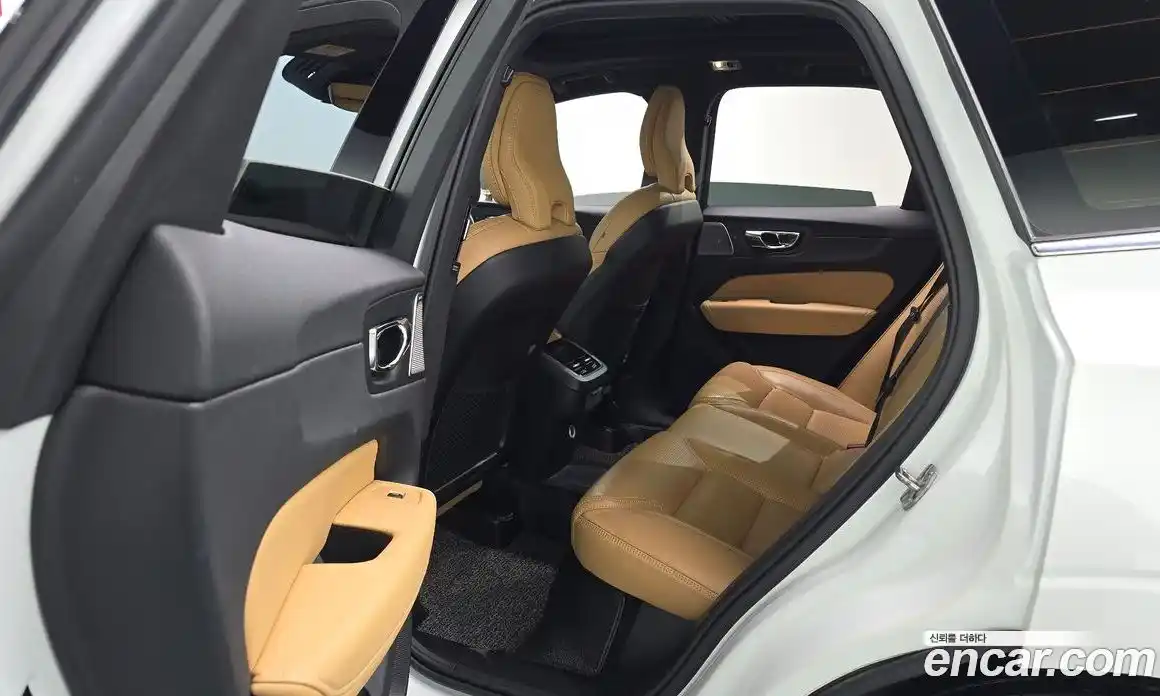 Volvo XC60 2018 2.0 гидро в Москве № 1250043, фото 16