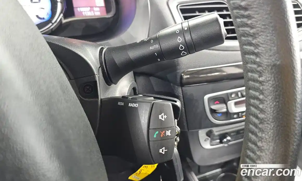 Renault SM3 2013 1.6 гидро в Москве № 1279875, фото 23